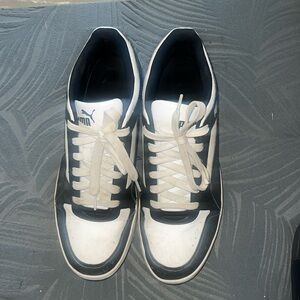Men’s size 13 puma black and white sneakers